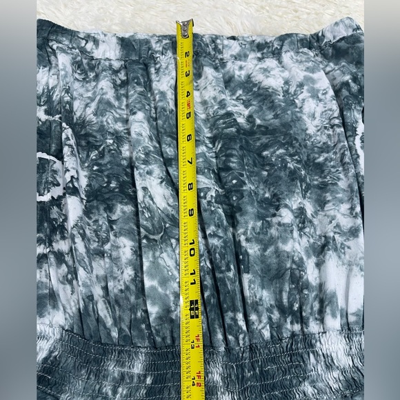 Stylish Gray Tie-Dye Women's Jumpsuit - Picture 4 of 8